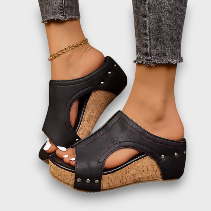 Raya – Sandalias de cuña con diseño recortado