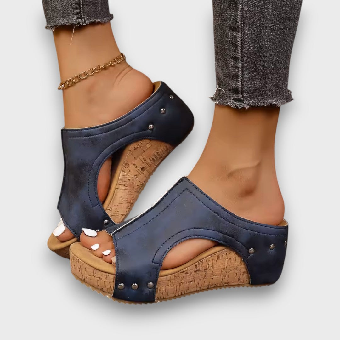Raya – Sandalias de cuña con diseño recortado