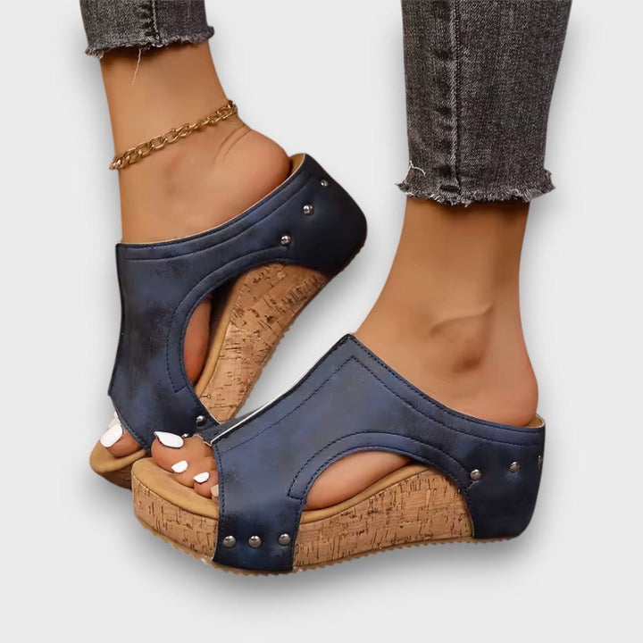 Raya – Sandalias de cuña con diseño recortado