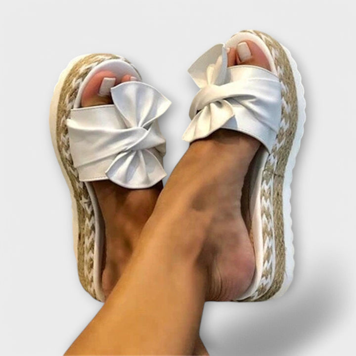 Seina – Sandalias Cómodas con Detalle de Lazo