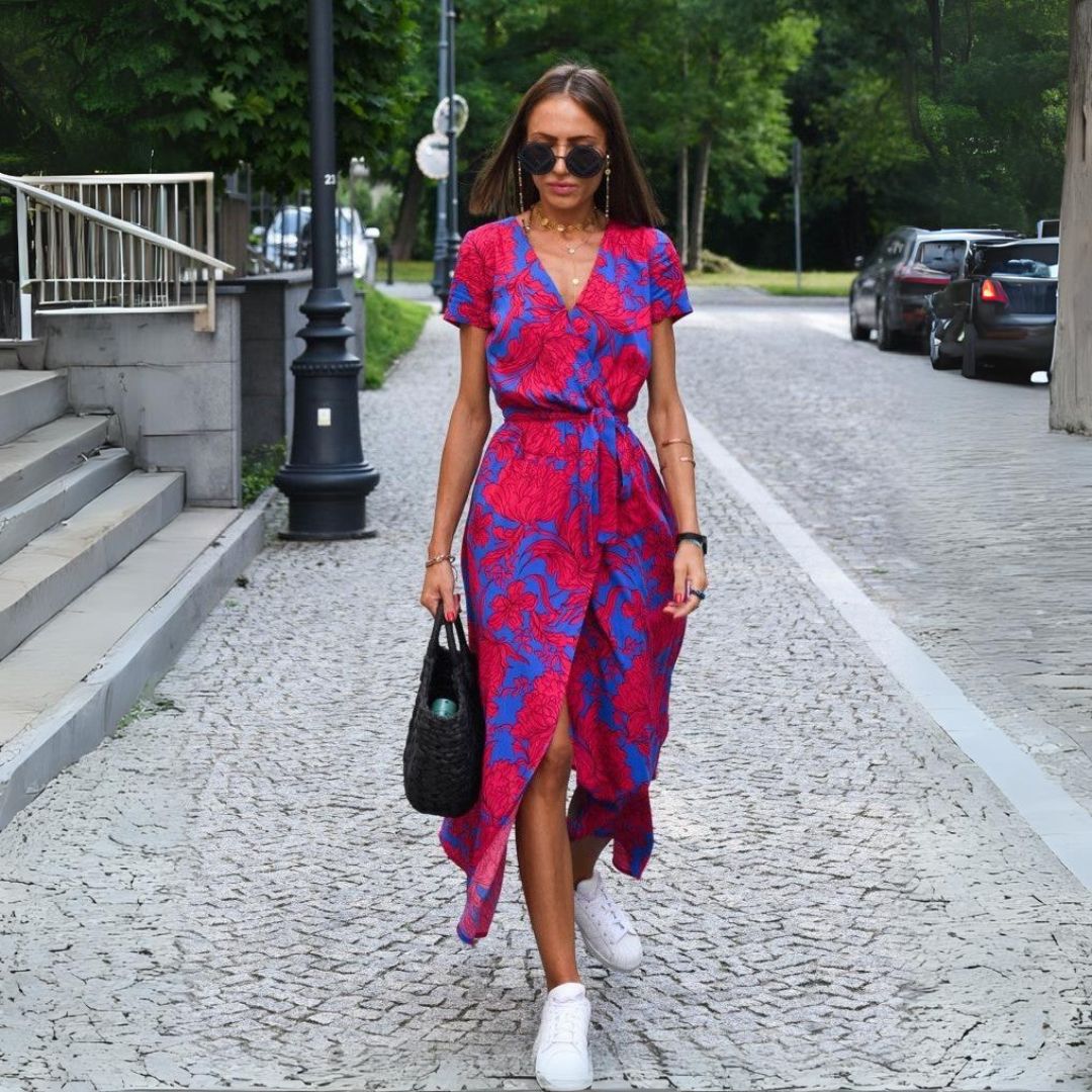 Tzahalit™ | Vestido Floral con Escote en V Estiloso