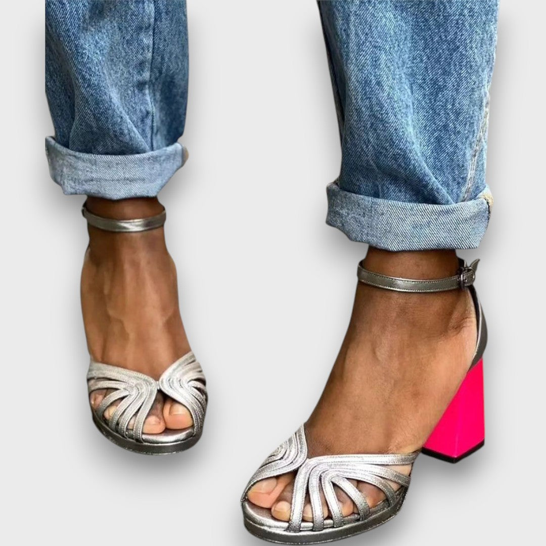 Veloria – Sandalias Brillantes con Tacón Cuadrado y Hebilla Elegante