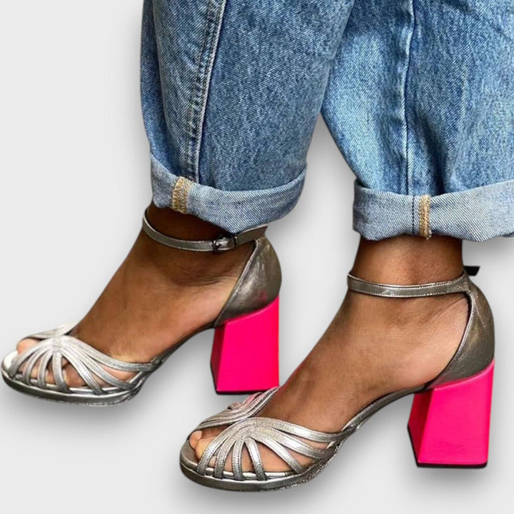 Veloria – Sandalias Brillantes con Tacón Cuadrado y Hebilla Elegante