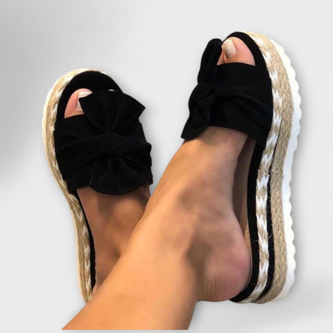 Seina – Sandalias Cómodas con Detalle de Lazo